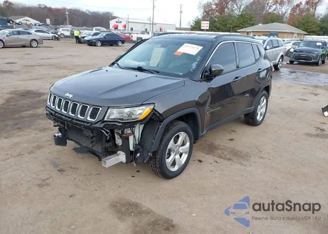 2018 Jeep Compass Latitude 4X4 from USA, damaged, VIN 3C4NJDBB9JT142781